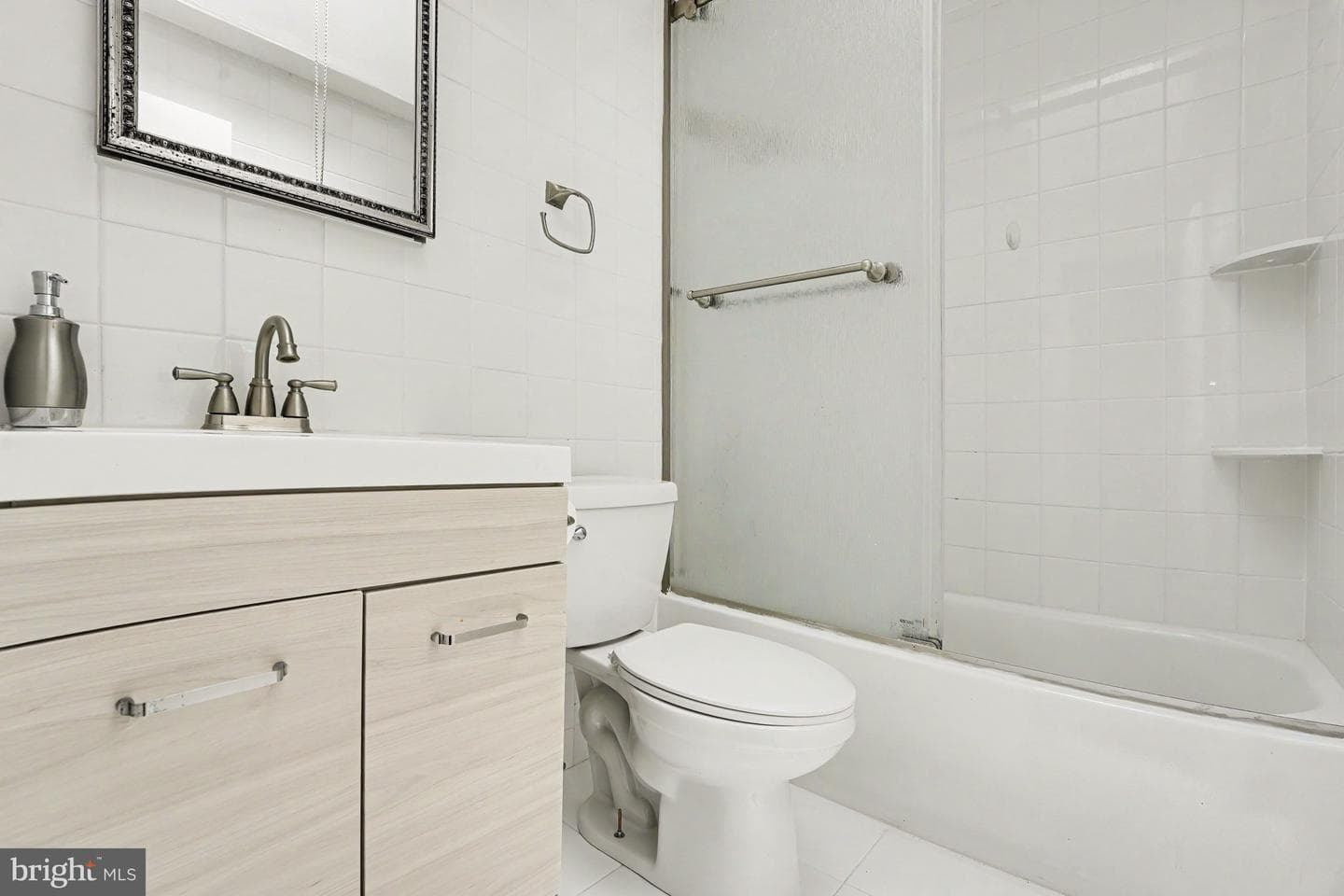 653 Franklin Street photo 24