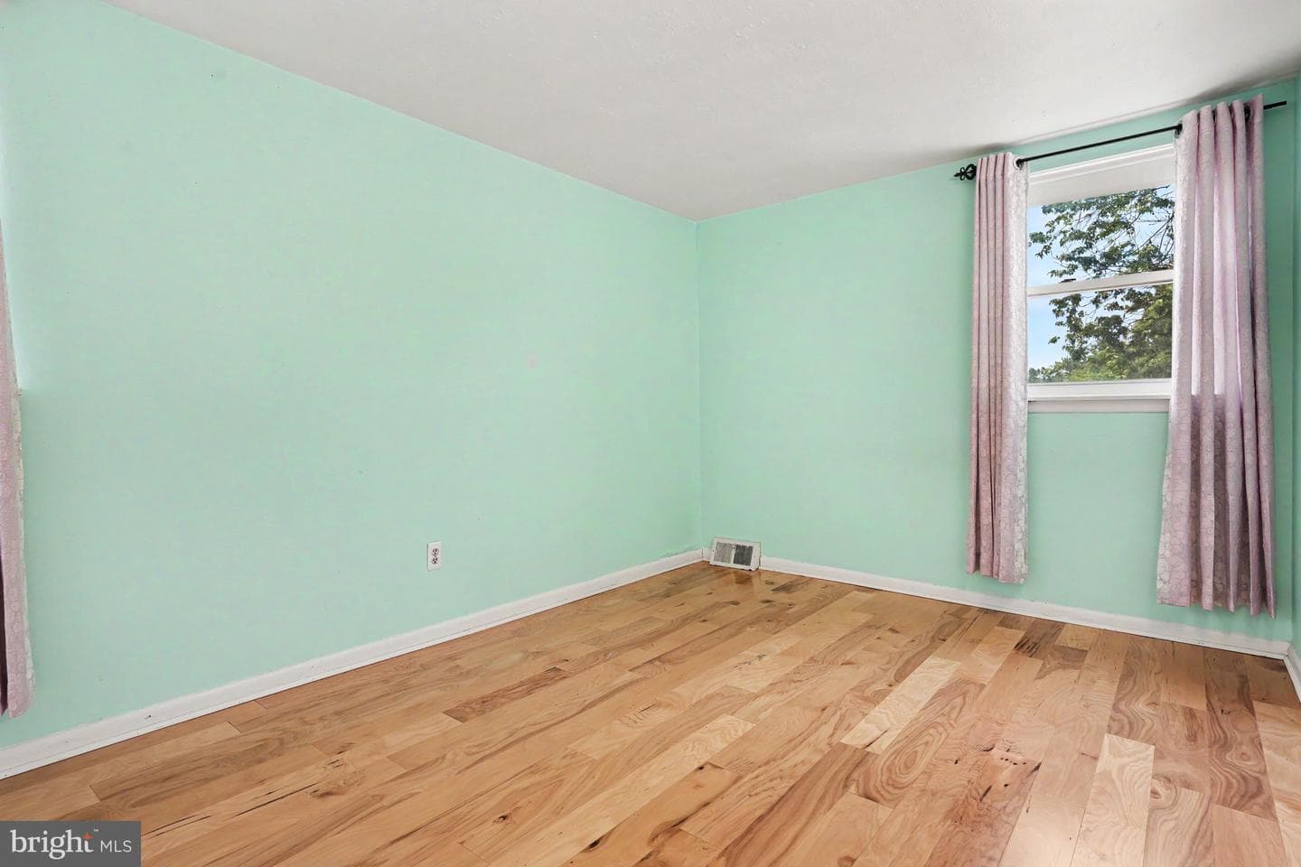653 Franklin Street photo 26