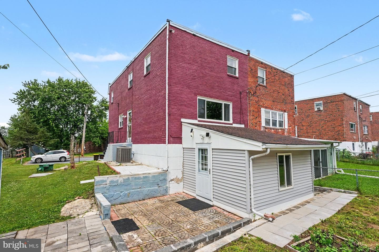 653 Franklin Street photo 38