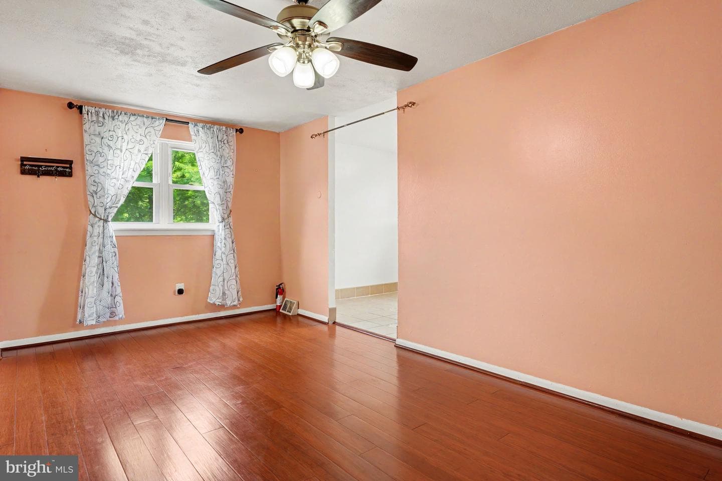 653 Franklin Street photo 9