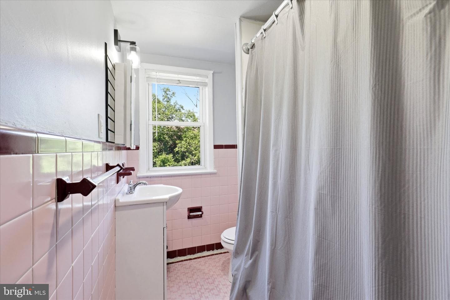 531 Basin Street photo 8