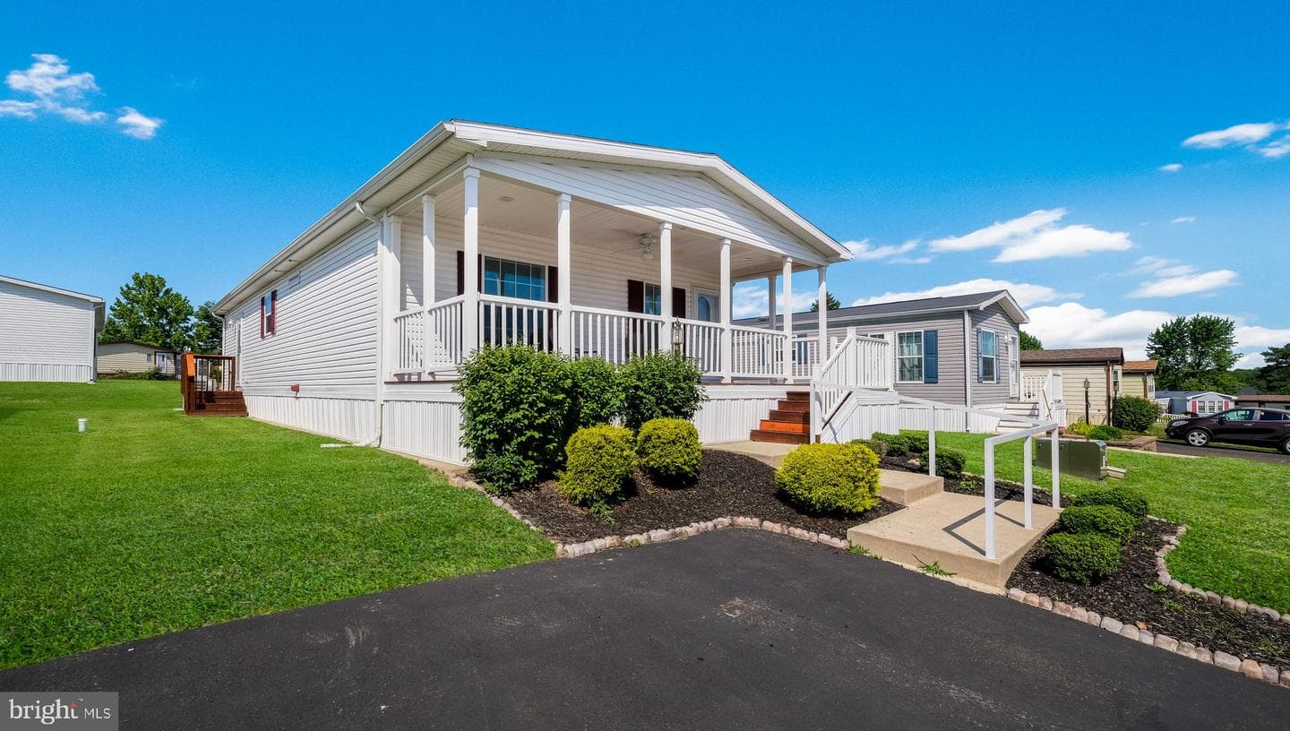 299 Meadow Ct, North Wales