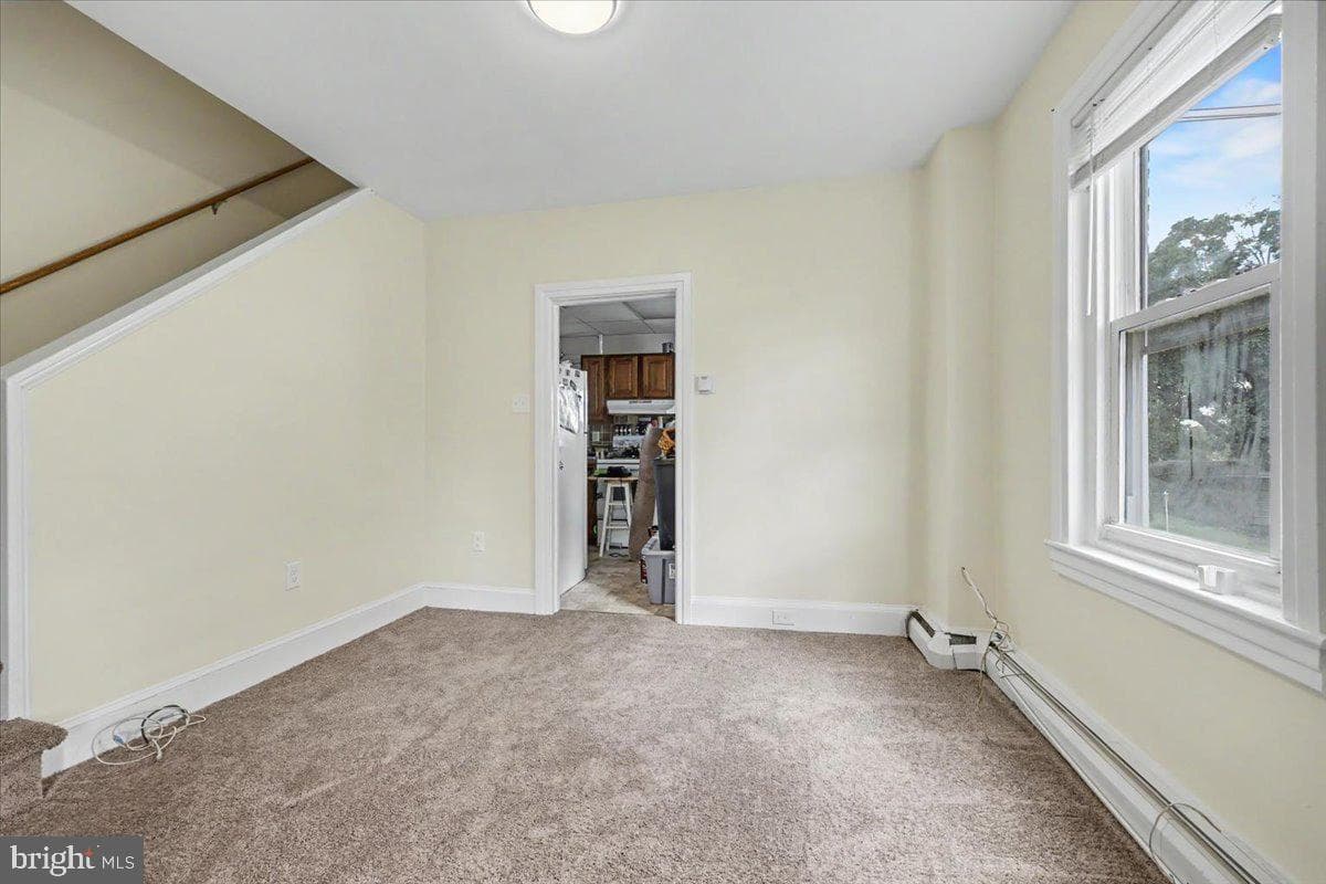 414 Fairview photo 16
