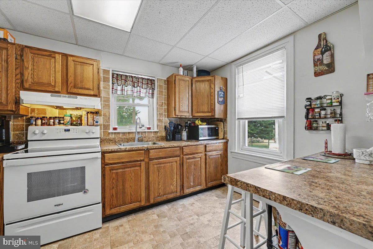 414 Fairview photo 20
