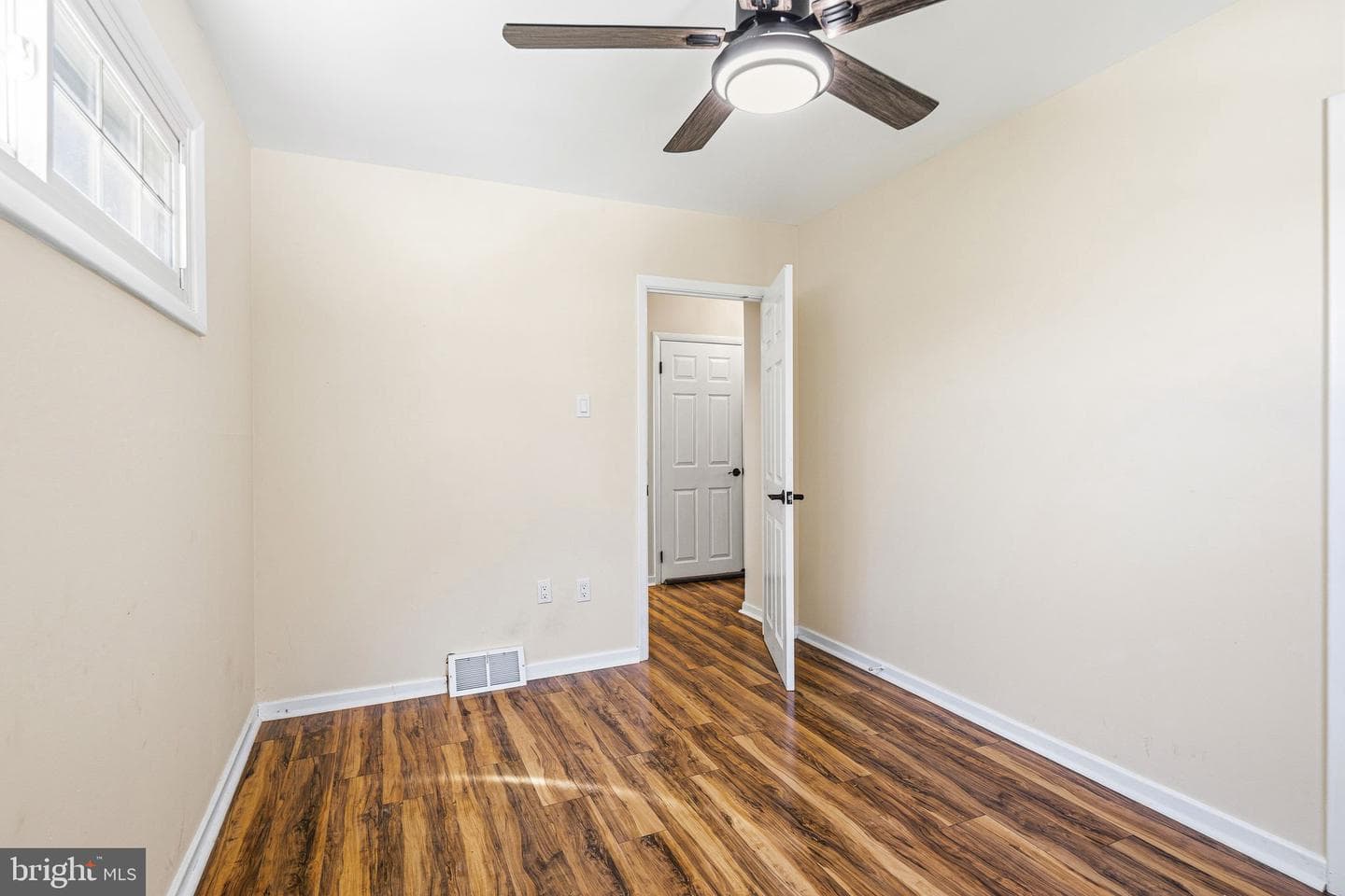 234 Arundel Avenue photo 16