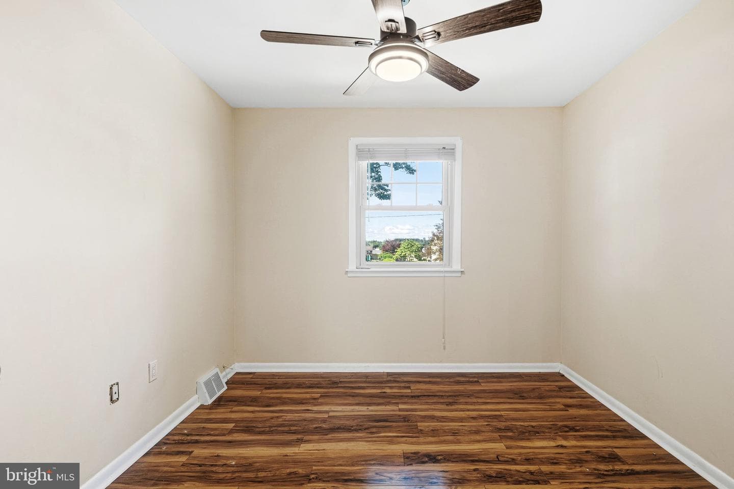 234 Arundel Avenue photo 17
