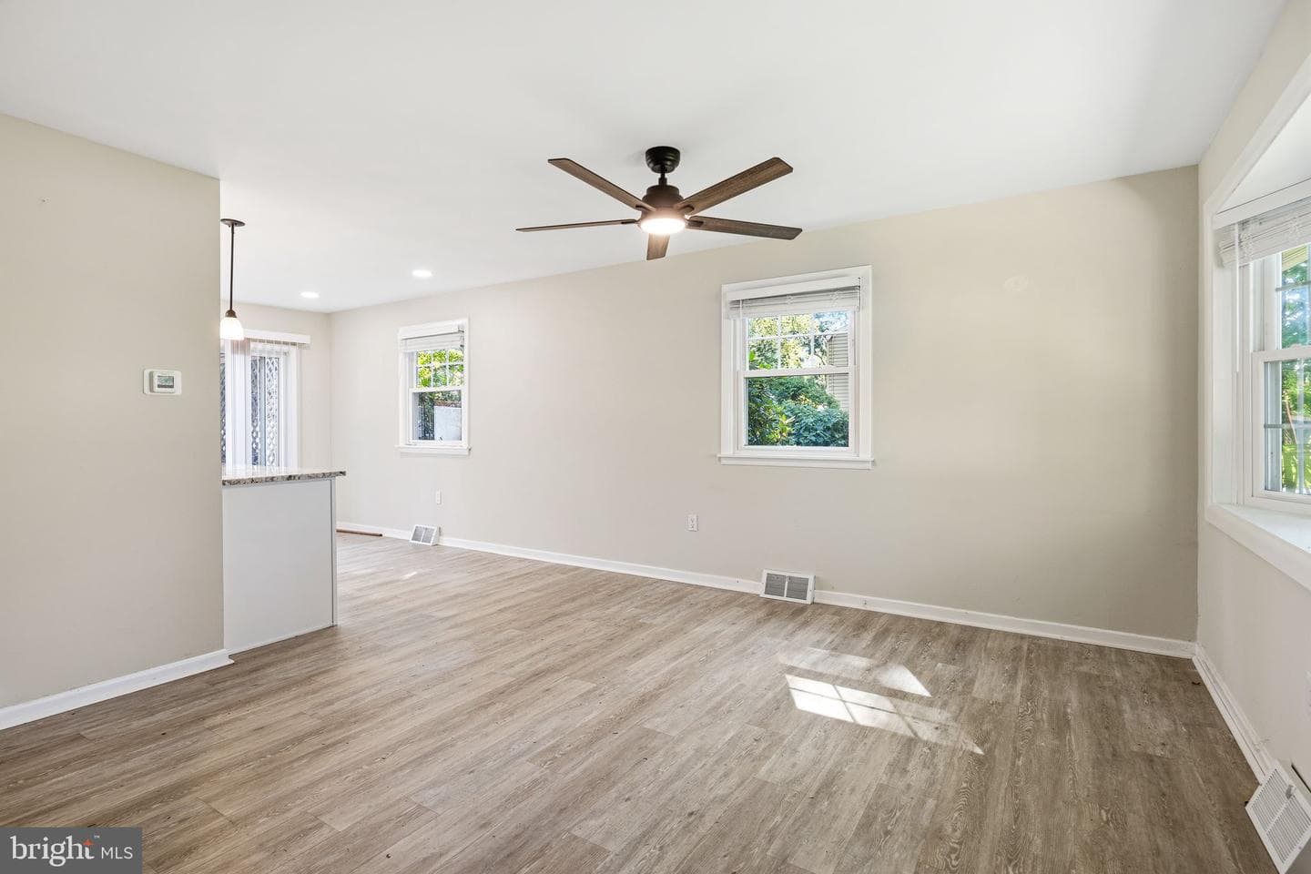 234 Arundel Avenue photo 4