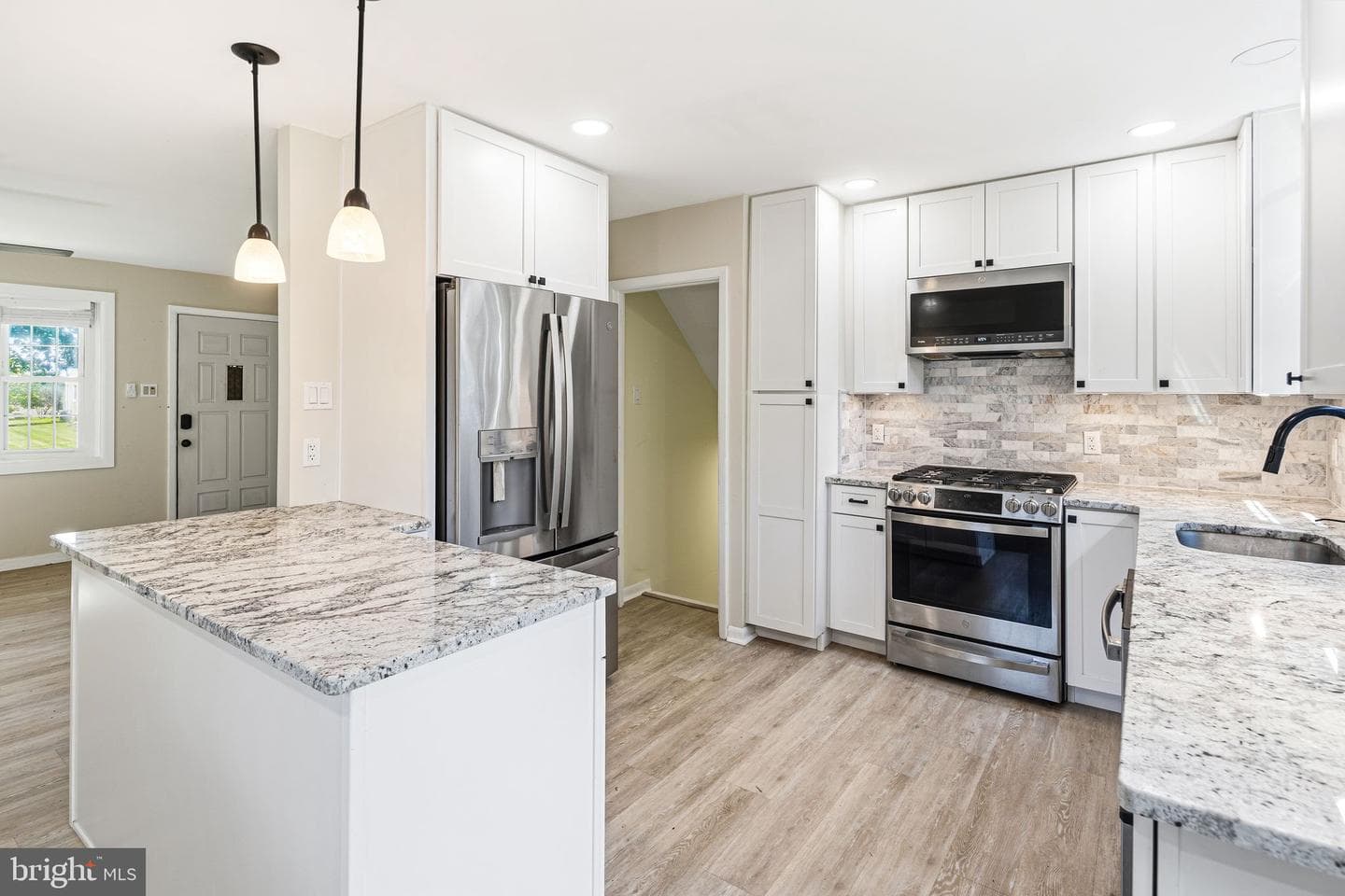 234 Arundel Avenue photo 9