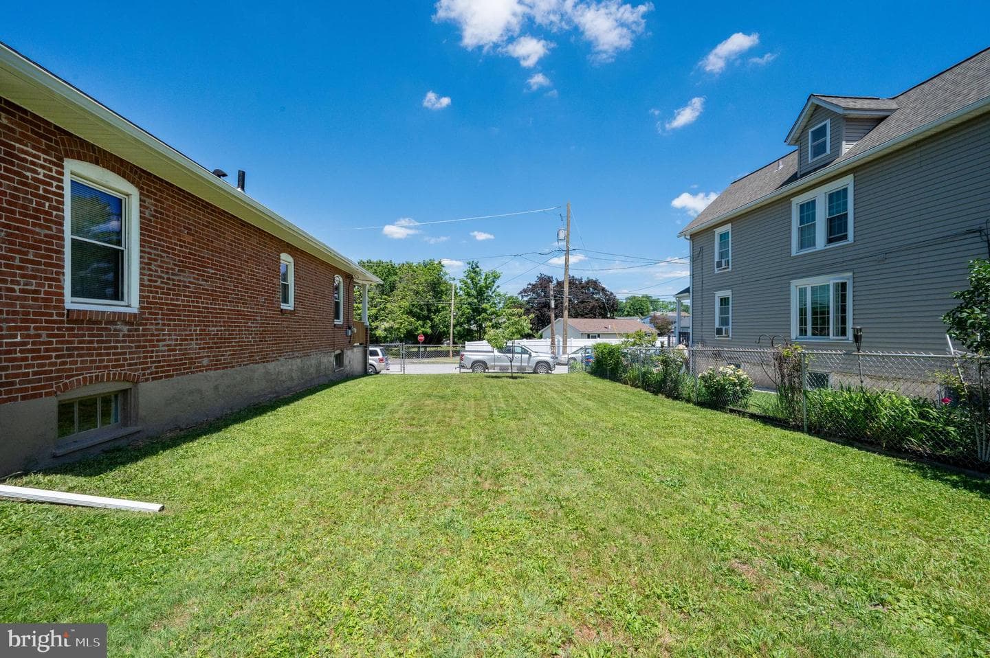662 Spruce Street photo 6