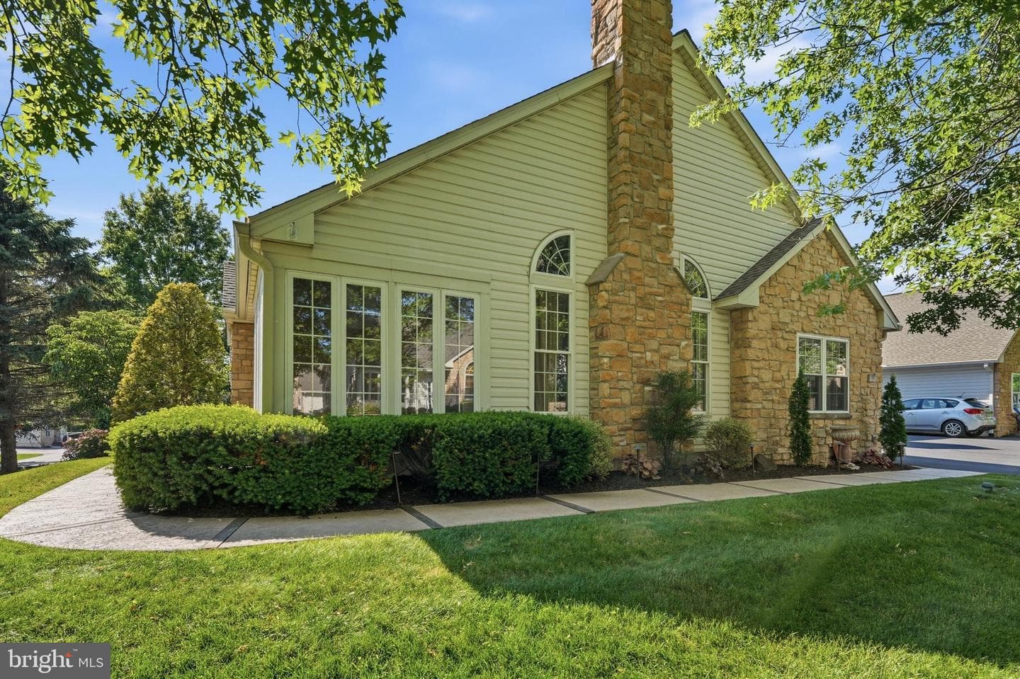 185 Lions Gate Circle photo 3