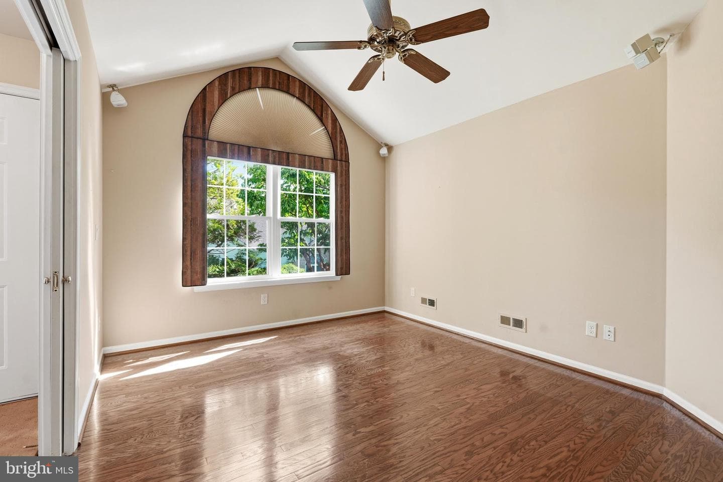 185 Lions Gate Circle photo 6