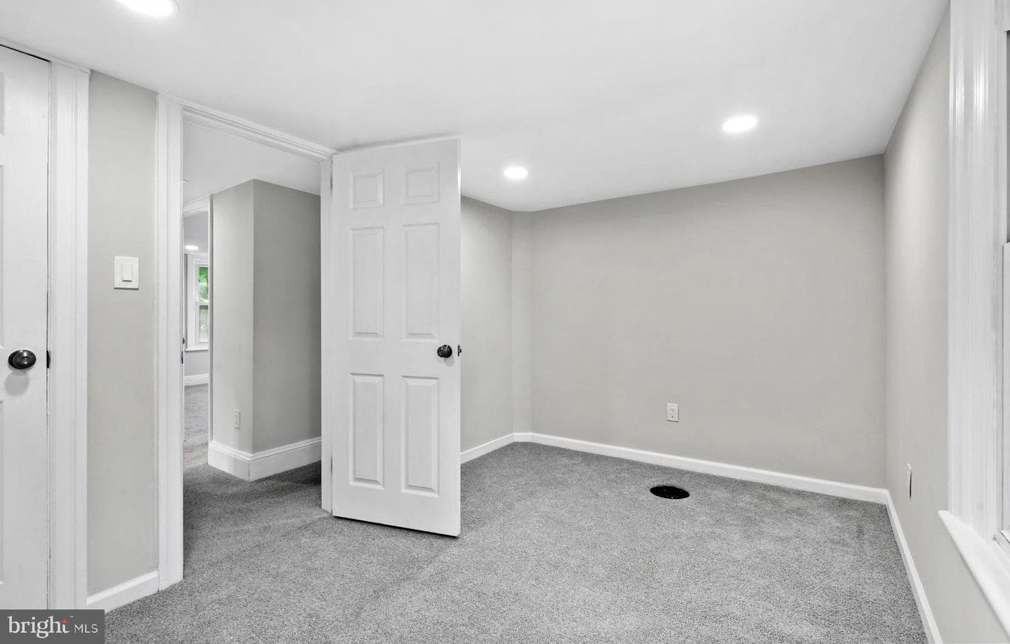 7312 Keenan Street photo 25