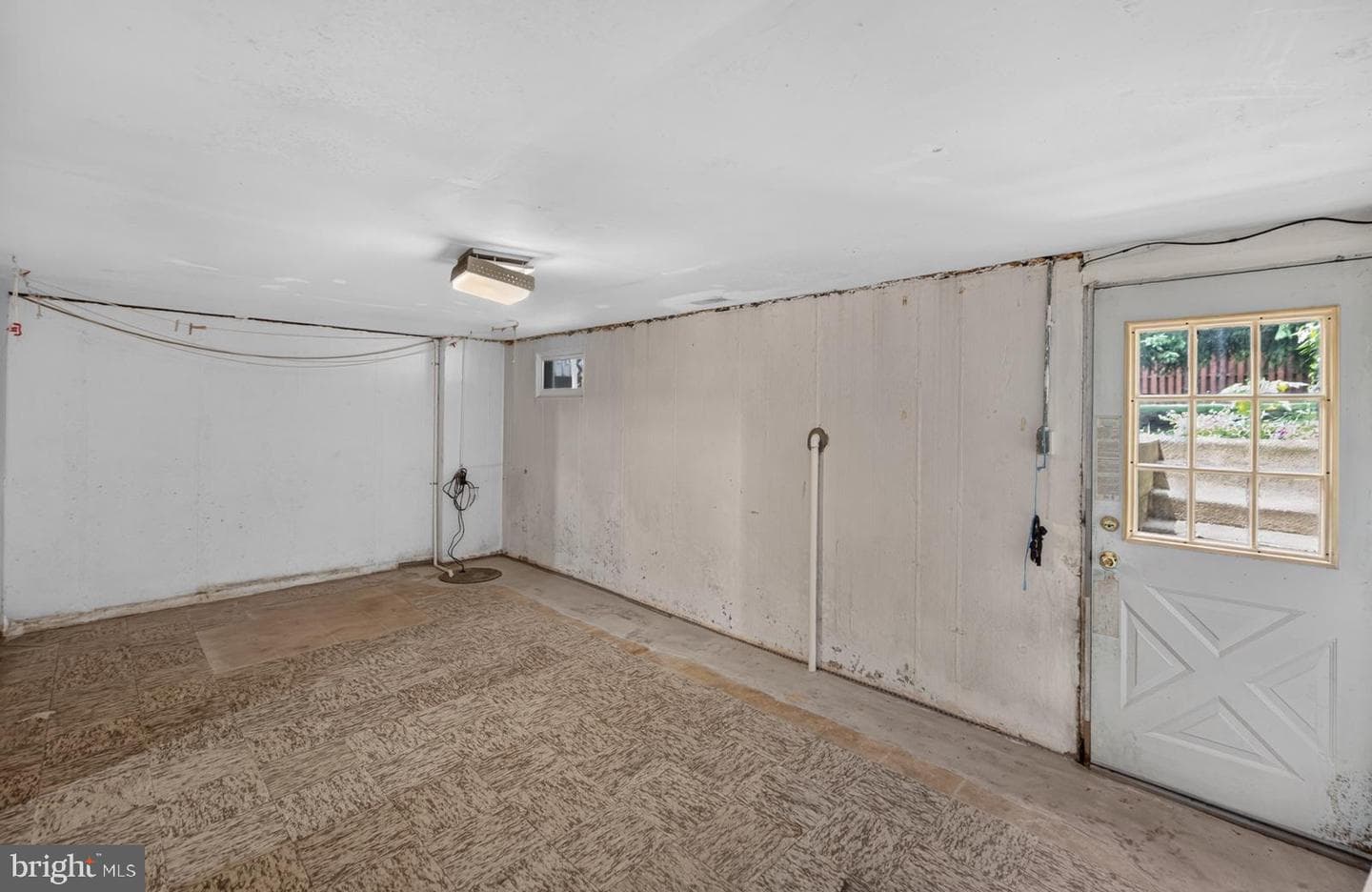 306 Livingston Court photo 32