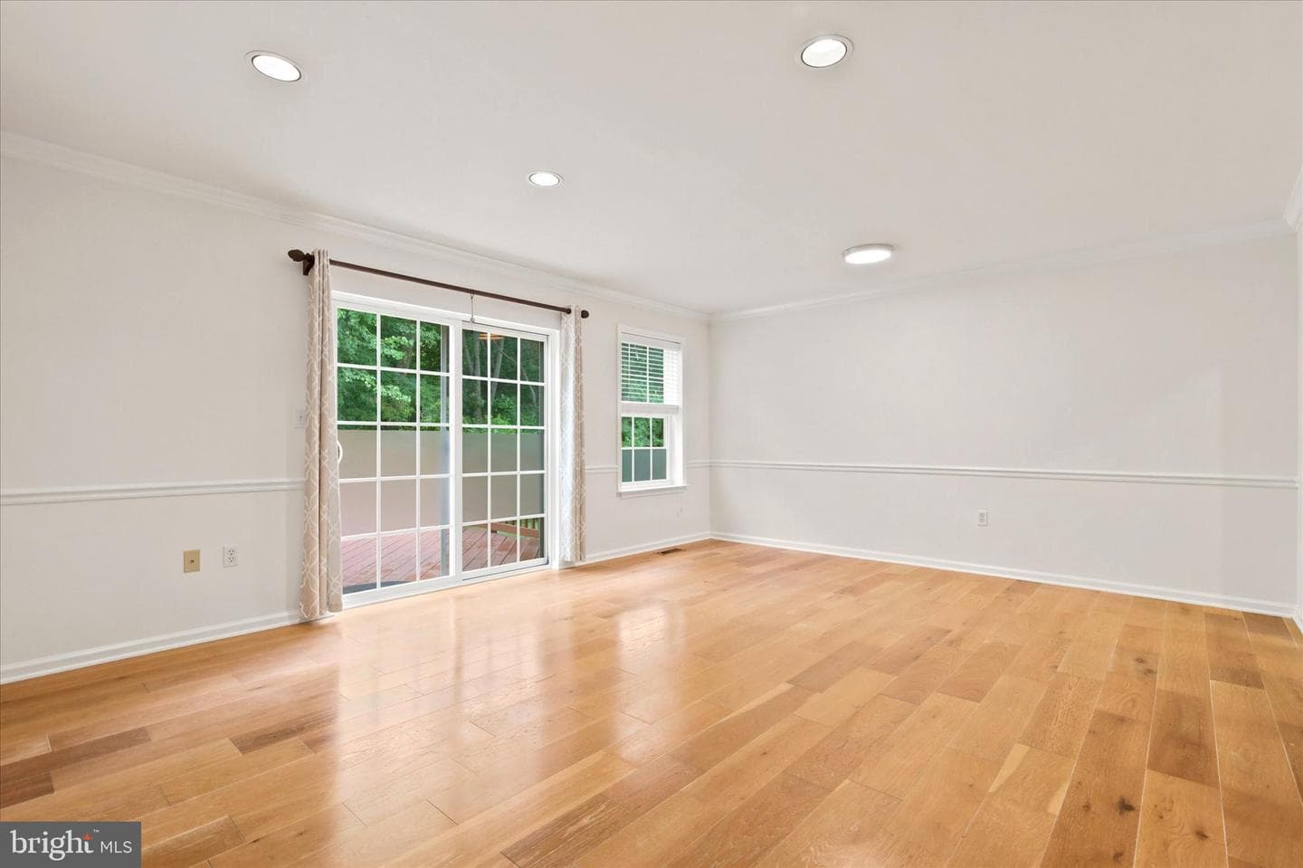 171 Vernon Court photo 12