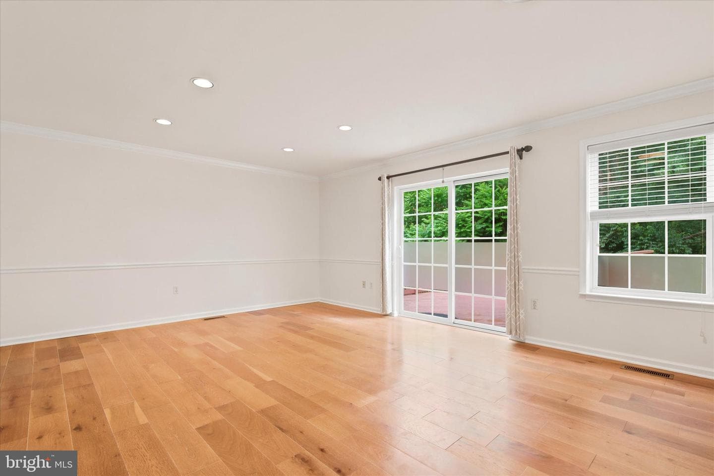 171 Vernon Court photo 14