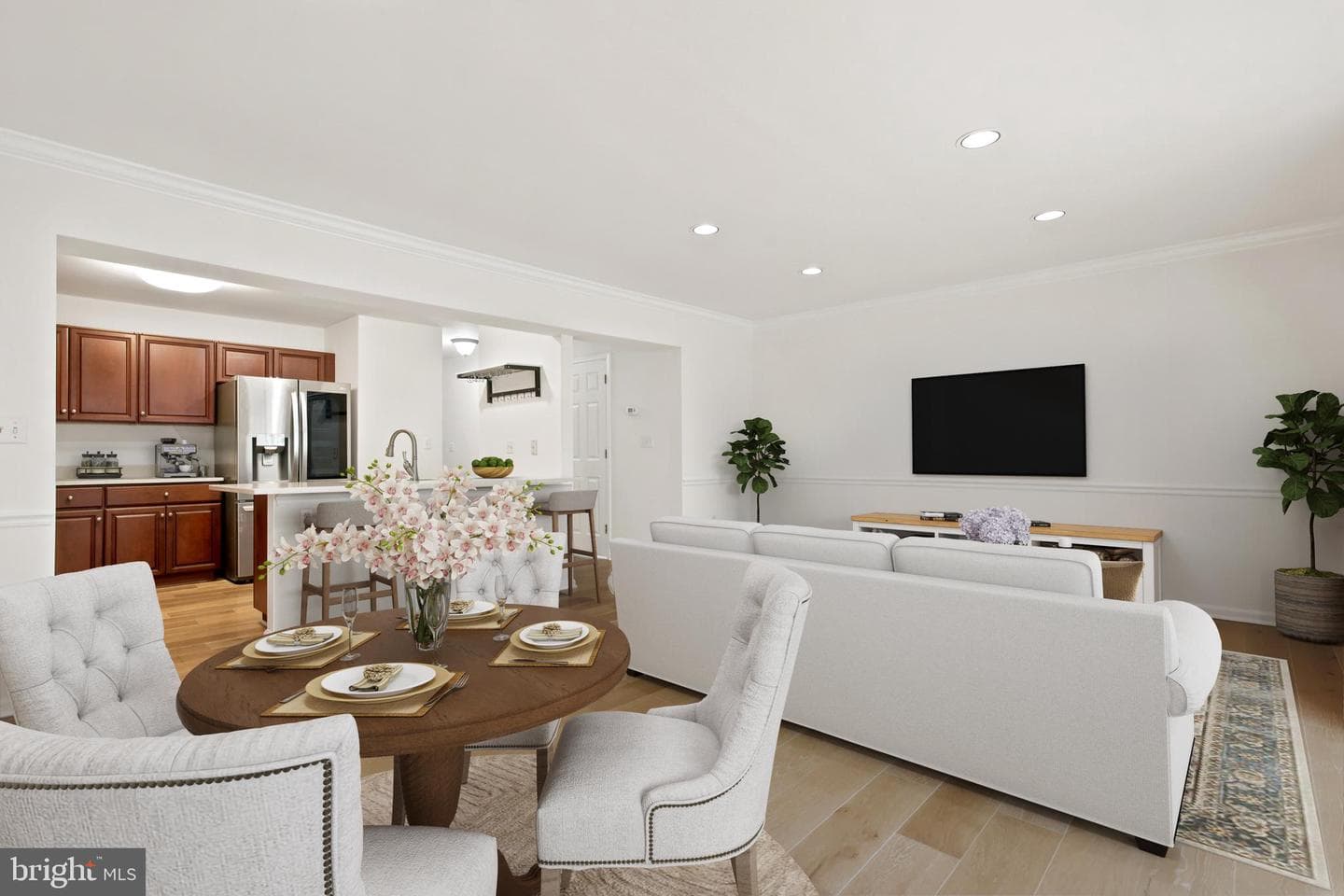 171 Vernon Court photo 7