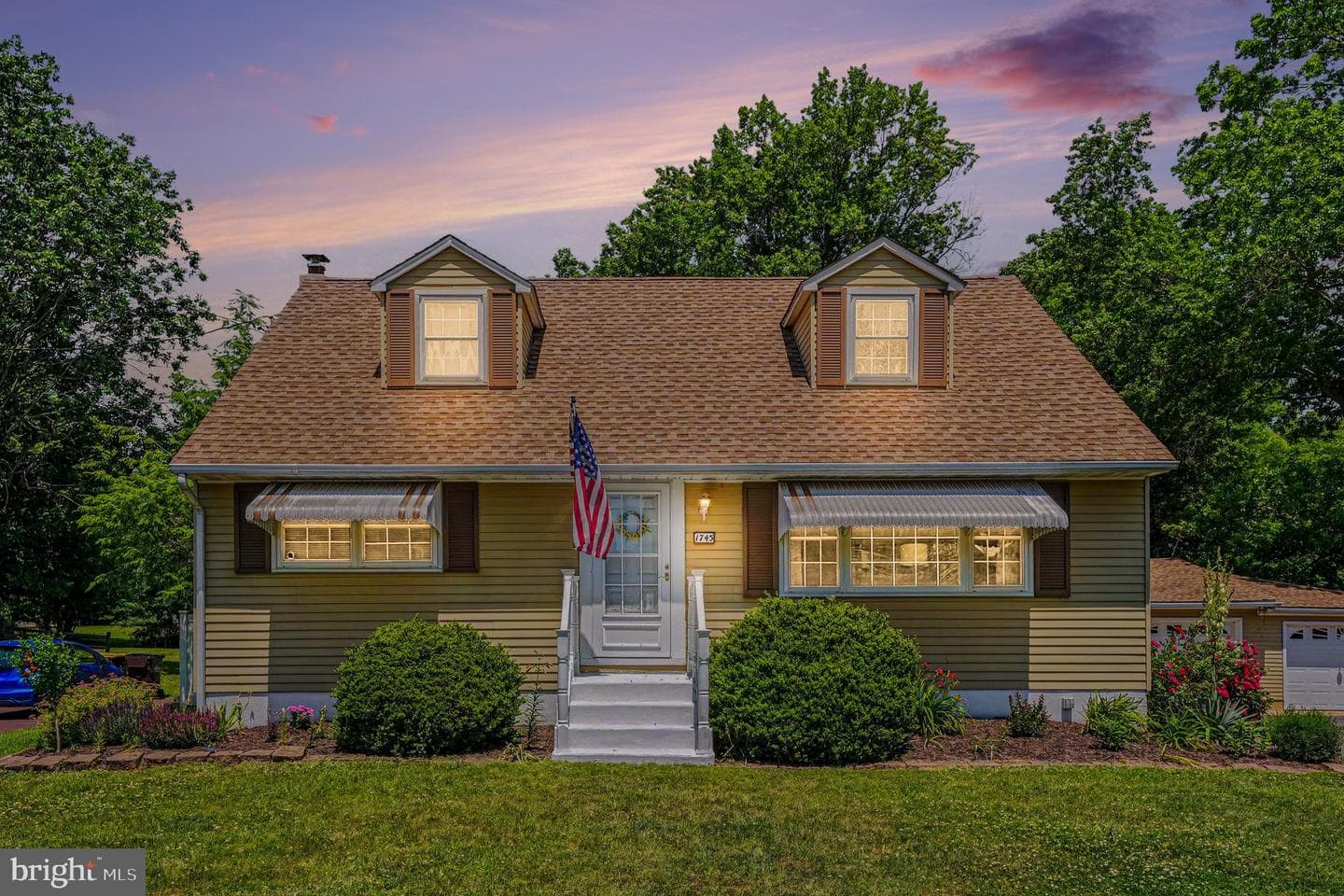 1745 Maple Ave, Hatfield