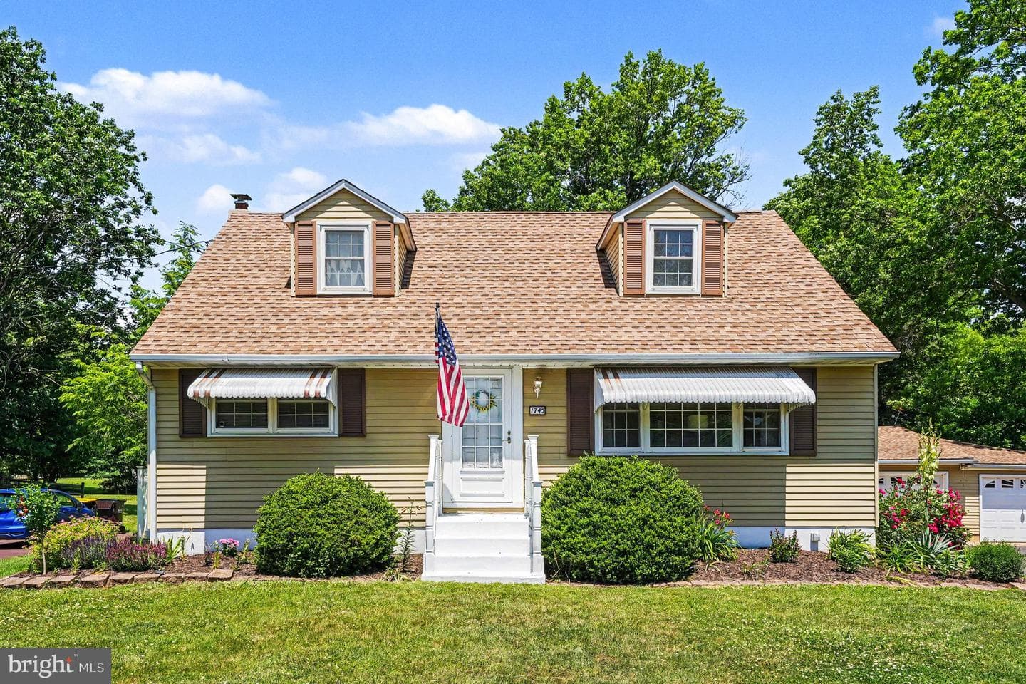 1745 Maple Ave, Hatfield