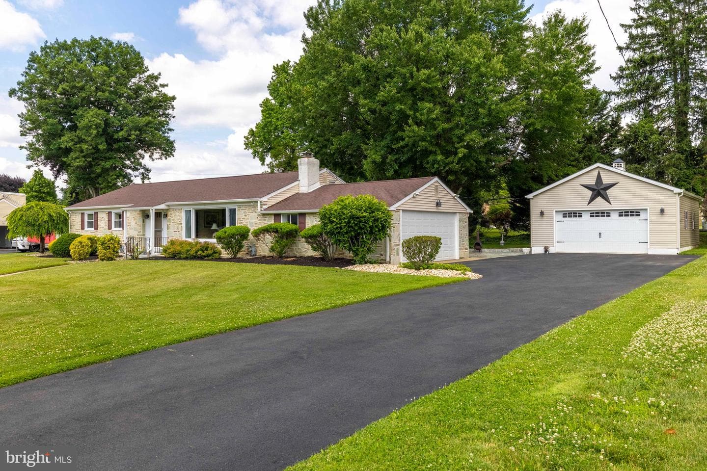3882 Whitman Road photo 4