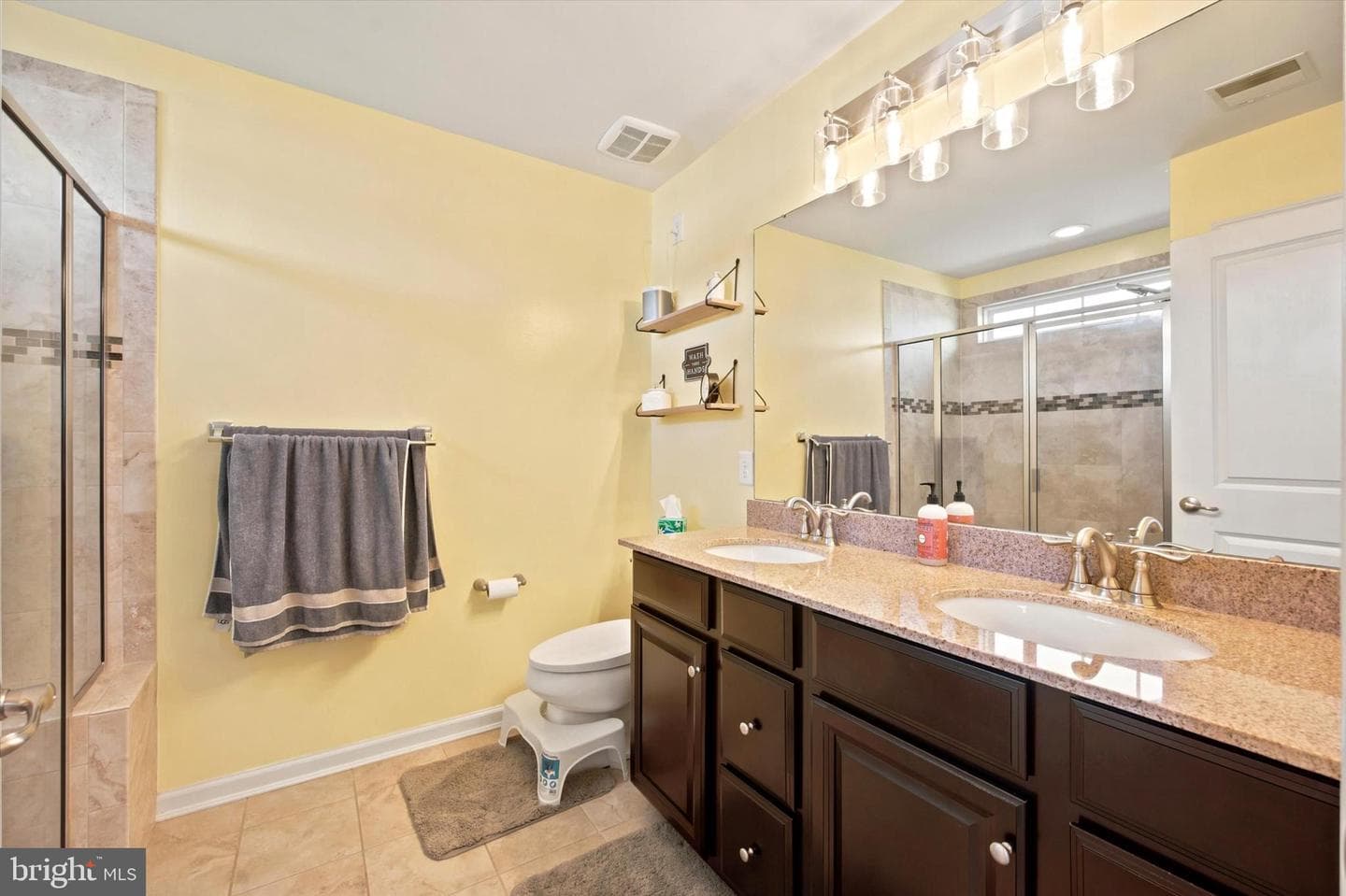 175 Tulip Lane photo 17
