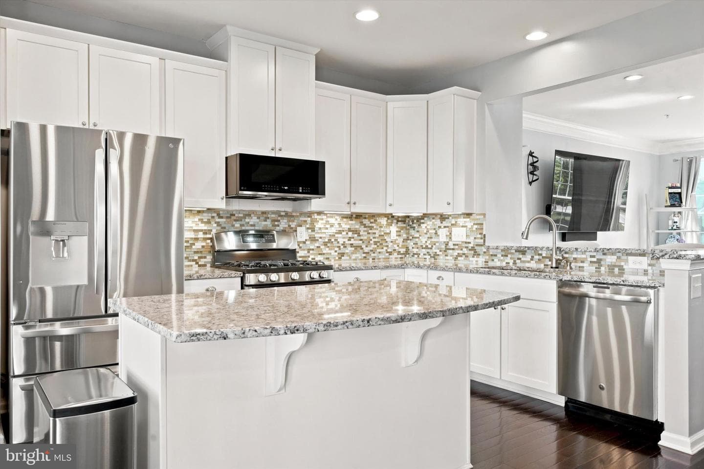 175 Tulip Lane photo 7
