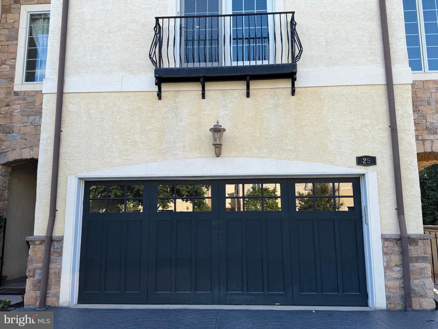 25 Breyer Court #25-E photo 3