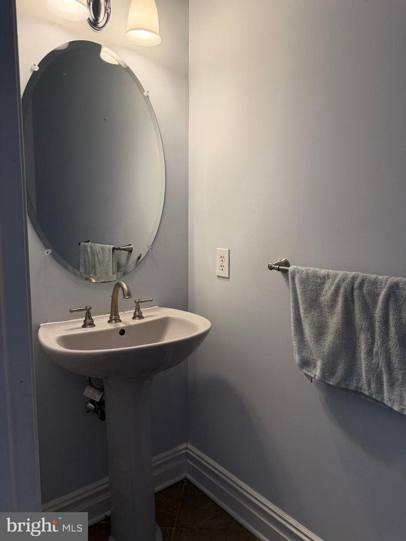 25 Breyer Court #25-E photo 32