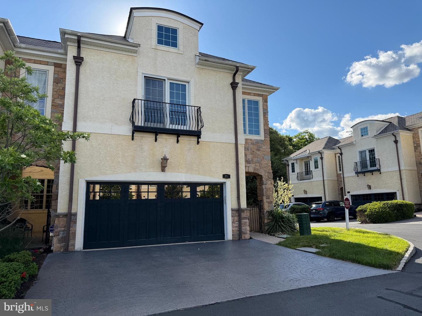 25 Breyer Court #25-E photo 4
