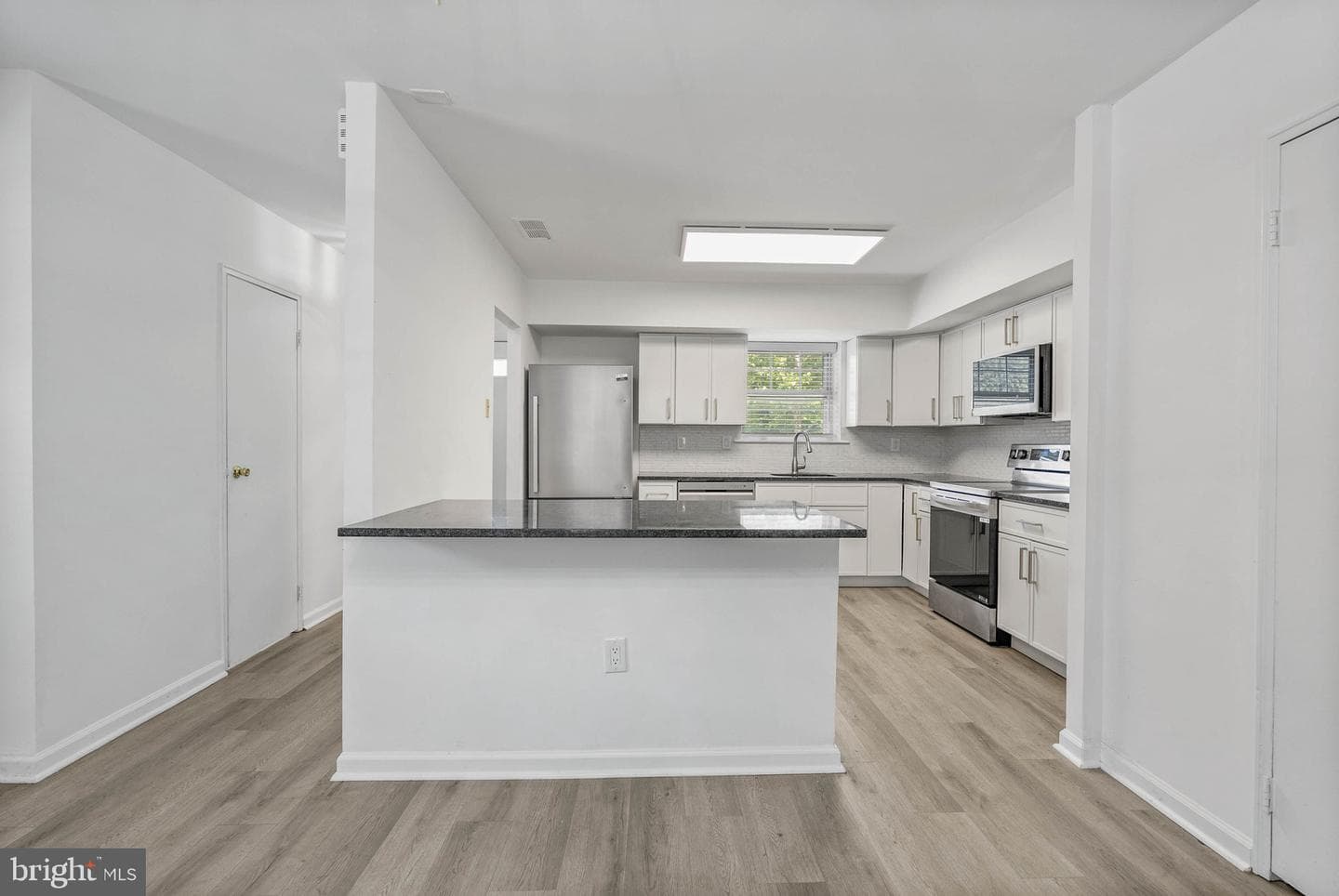 104 Hampstead Drive photo 8