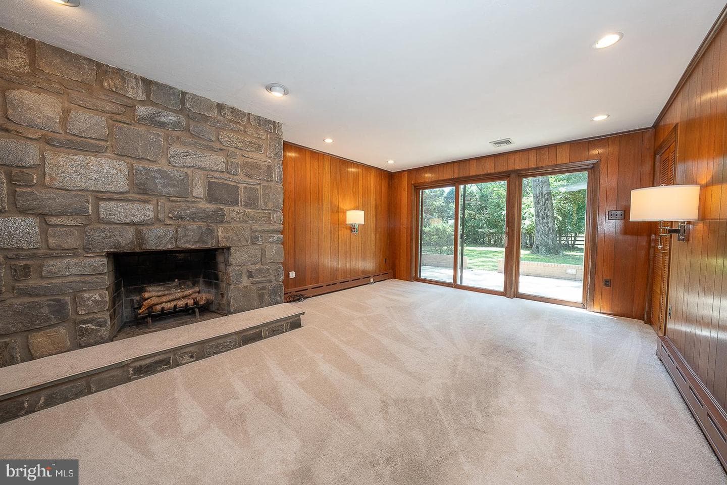 696 Forest Road photo 13