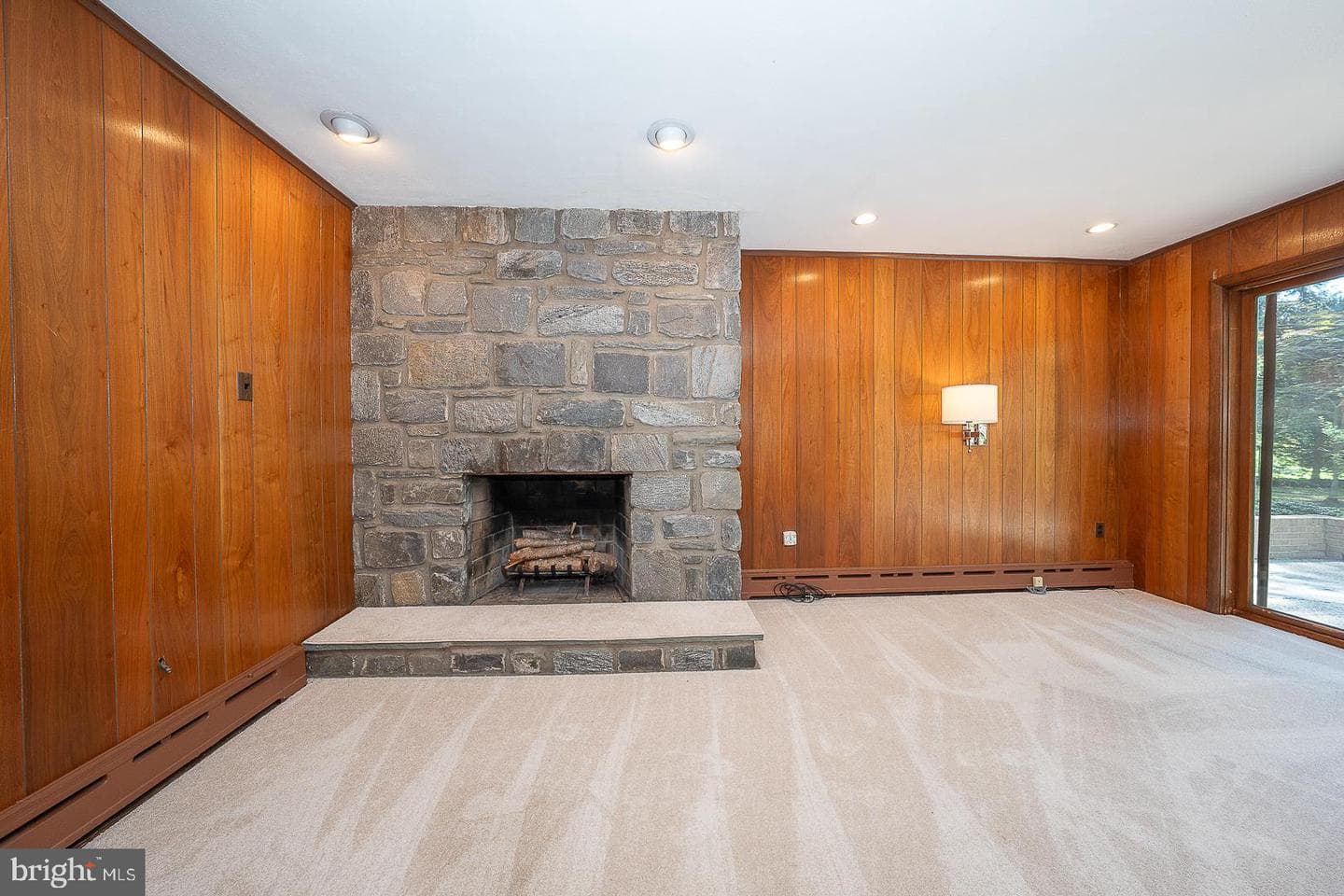 696 Forest Road photo 15