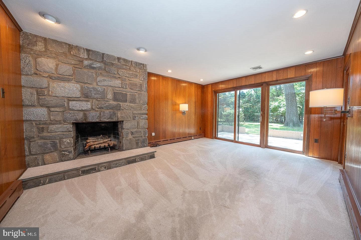 696 Forest Road photo 16