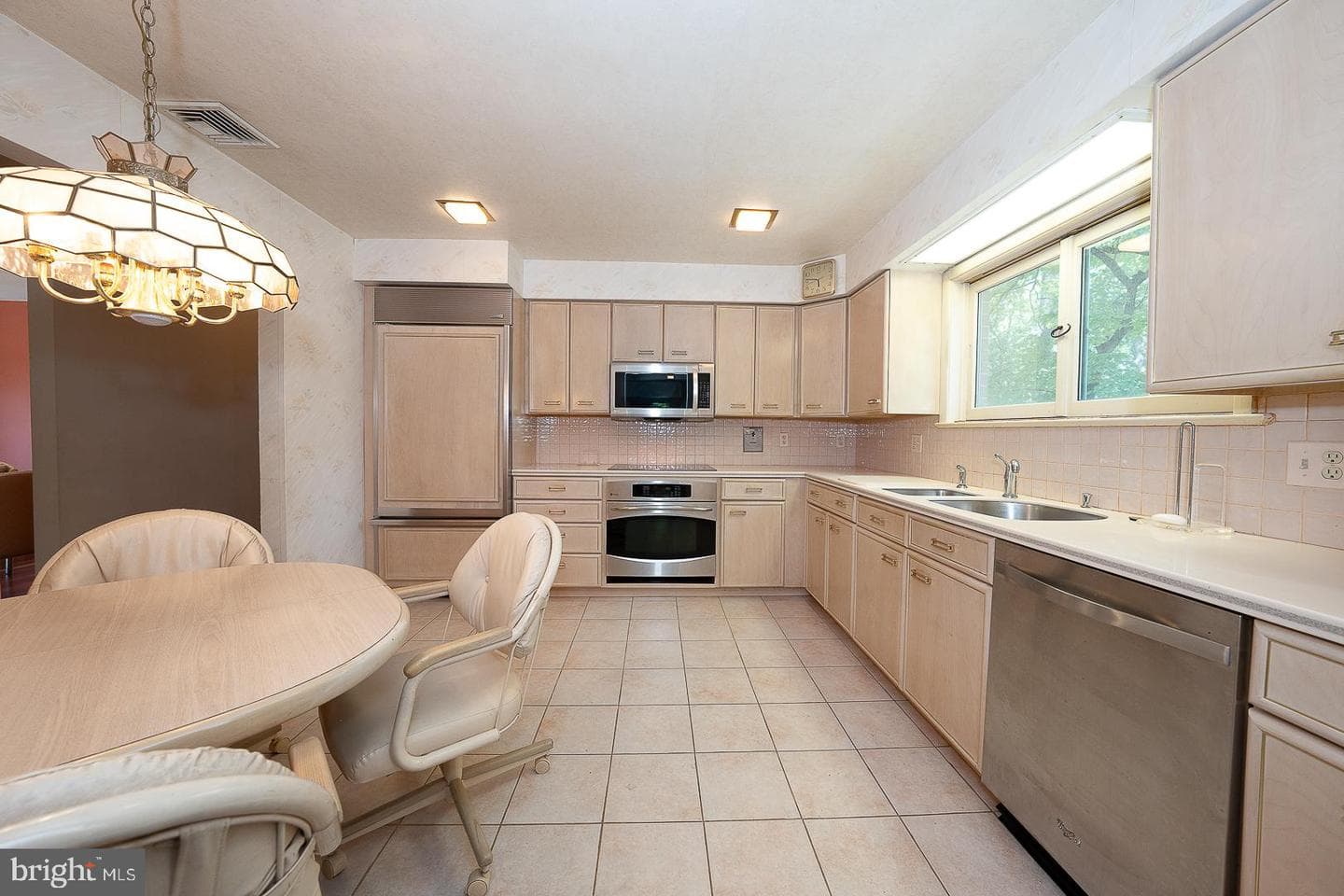 696 Forest Road photo 18
