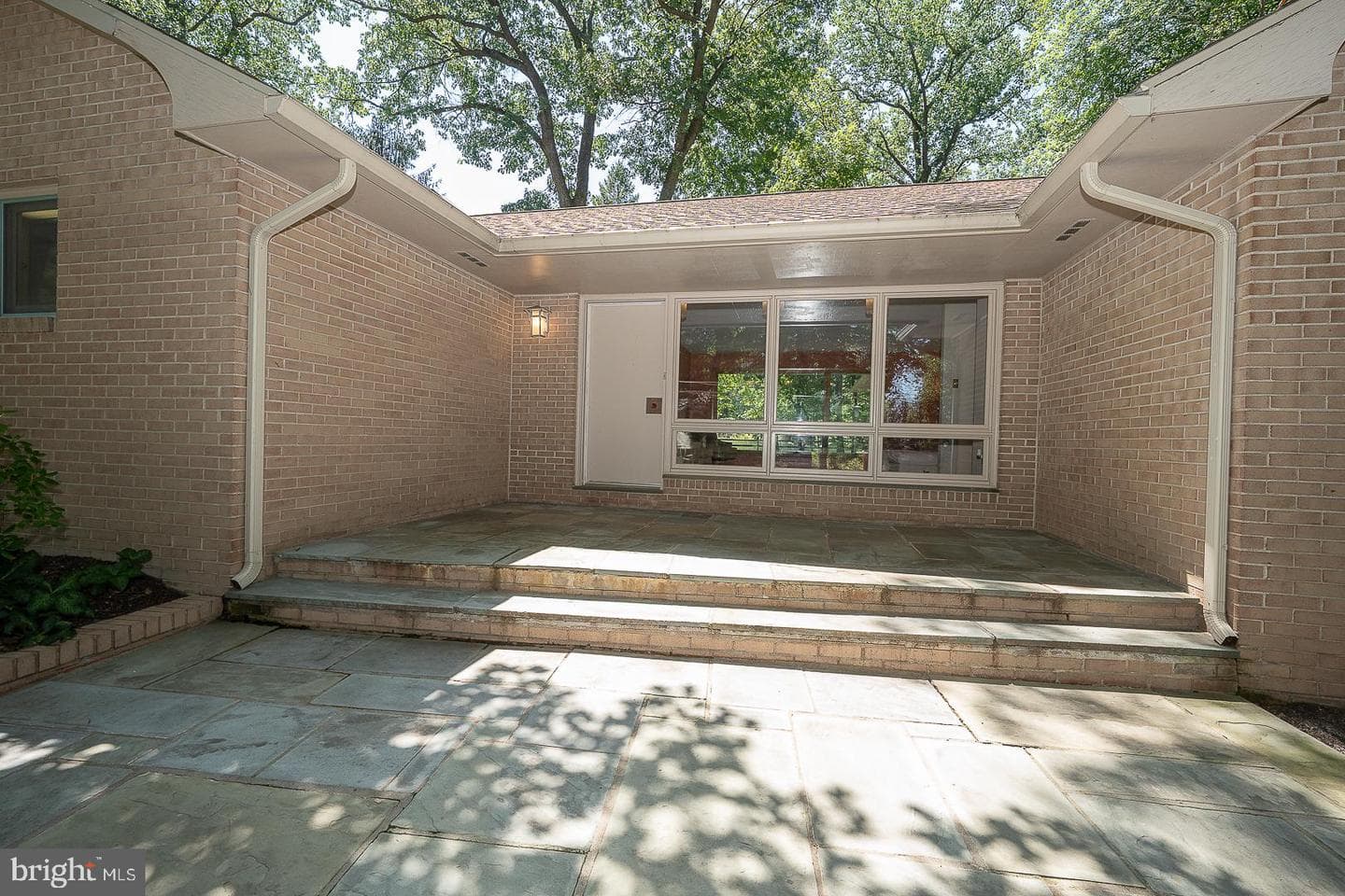 696 Forest Road, Wayne