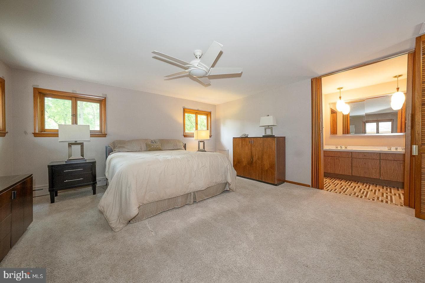 696 Forest Road photo 22