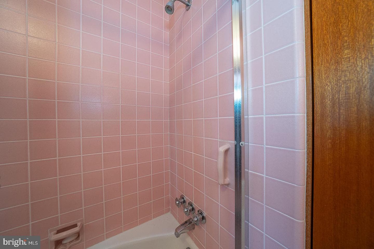 696 Forest Road photo 35