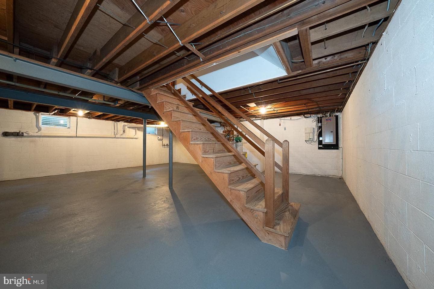 696 Forest Road photo 39