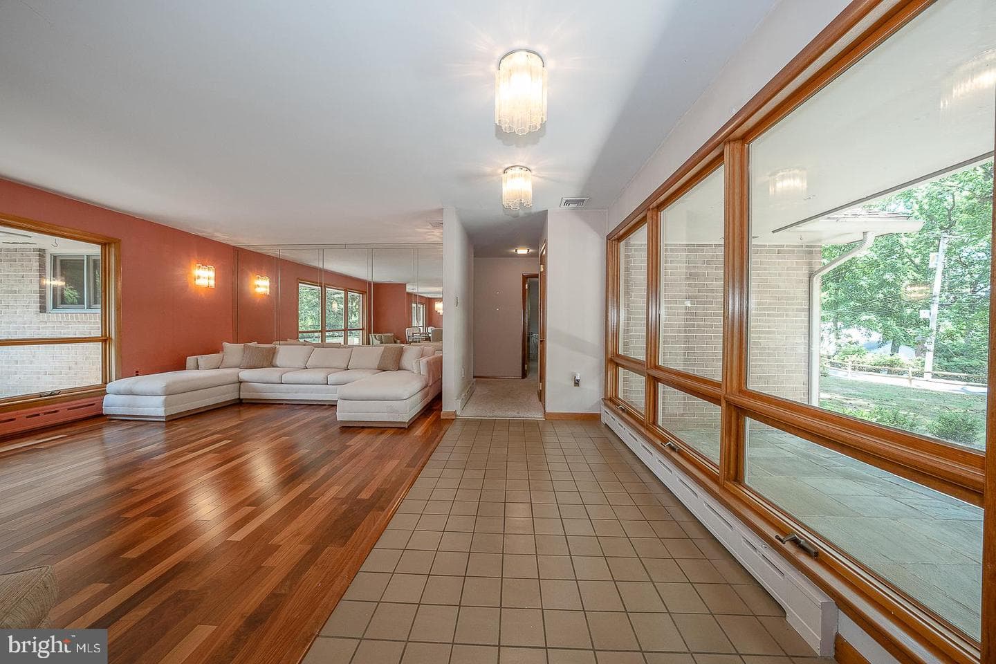 696 Forest Road photo 4