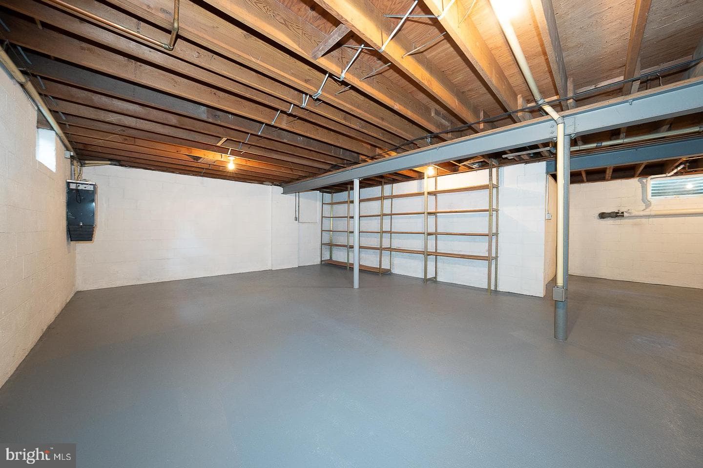 696 Forest Road photo 40