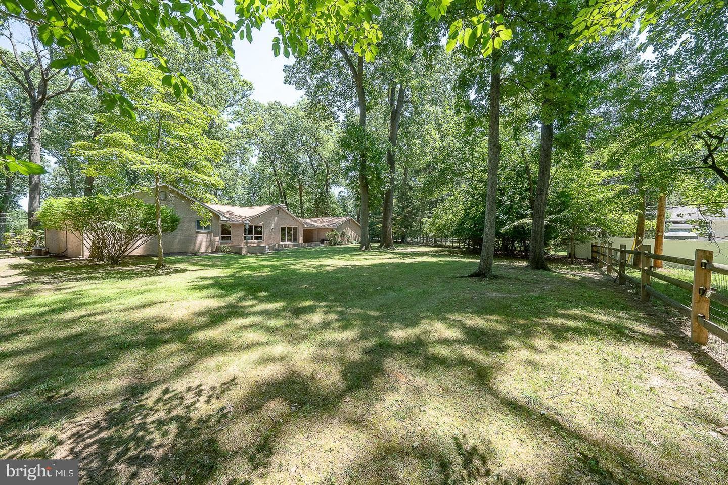 696 Forest Road photo 45