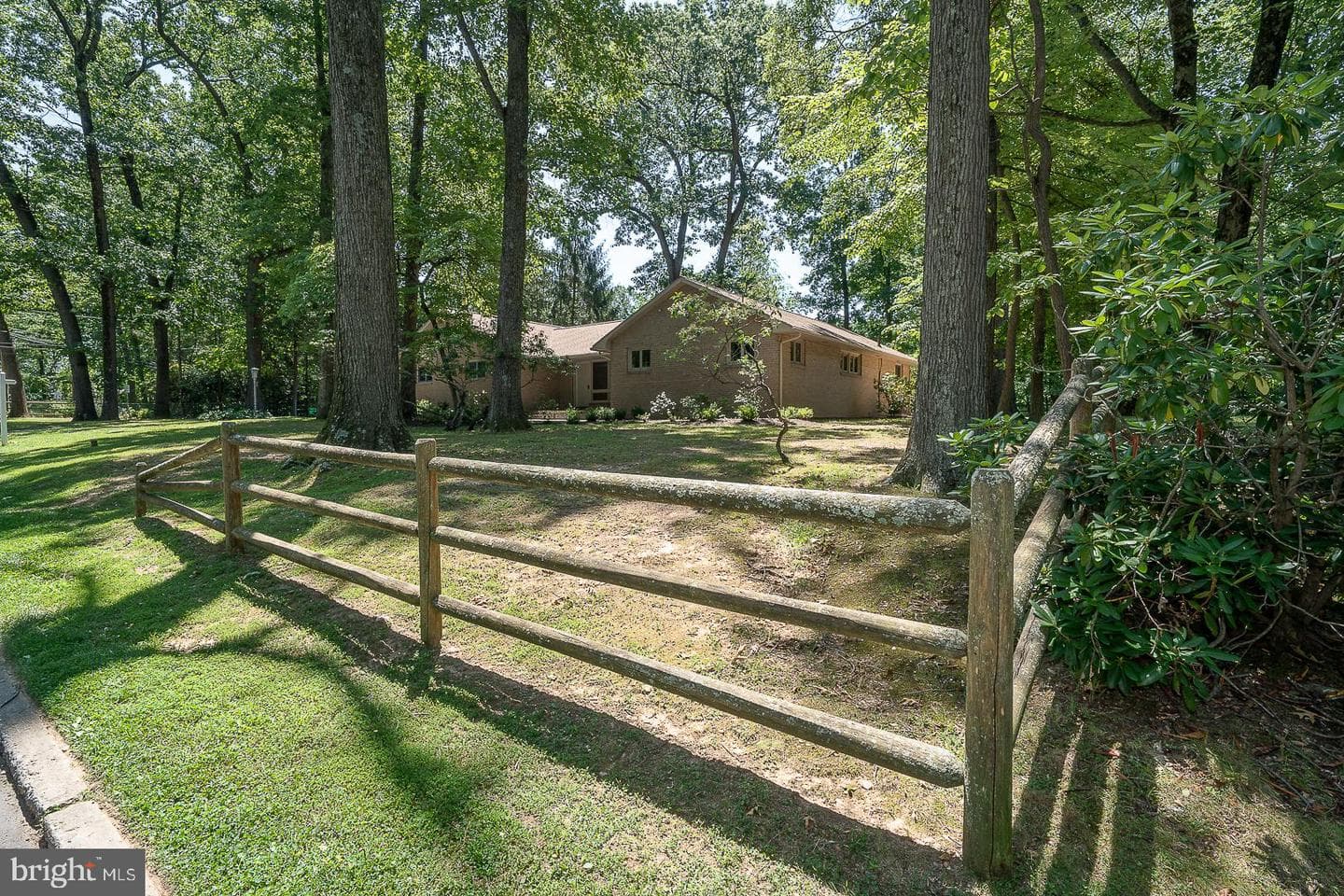 696 Forest Road photo 51