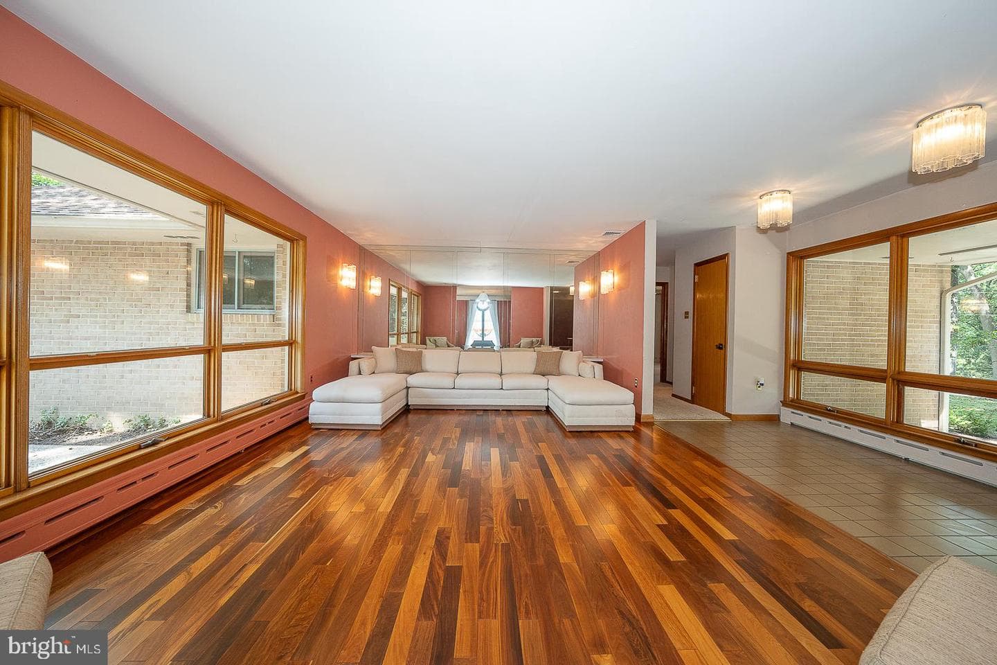 696 Forest Road photo 6