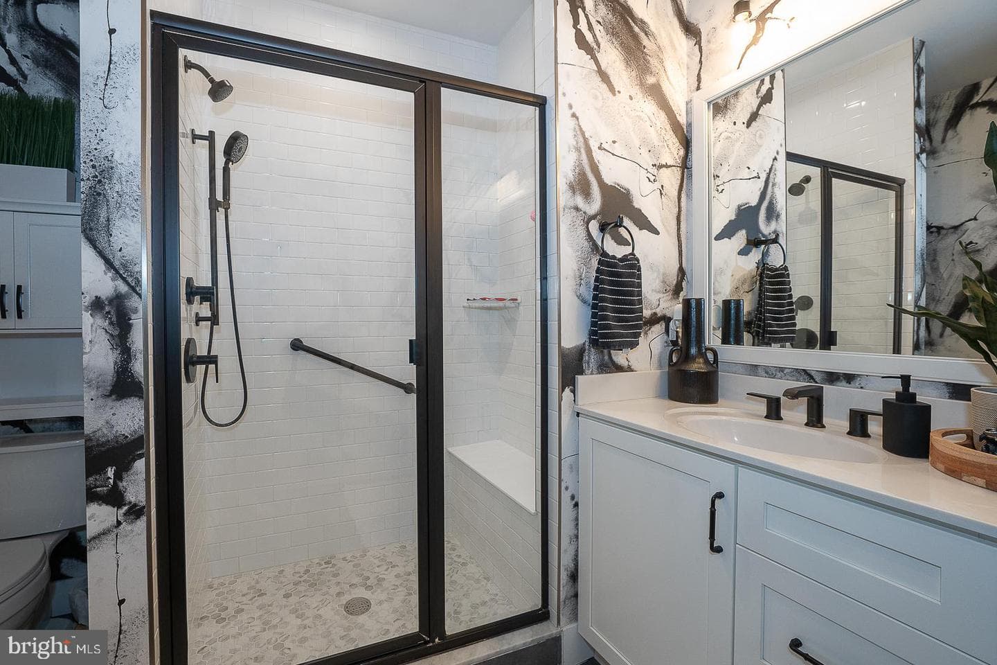 673 Levering Street photo 20