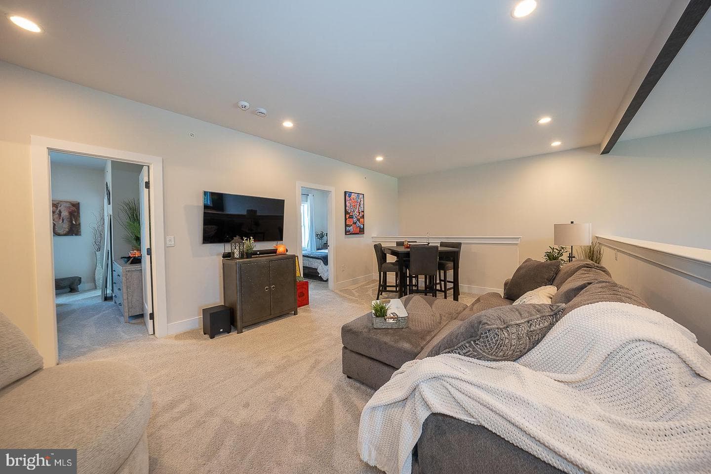 673 Levering Street photo 42