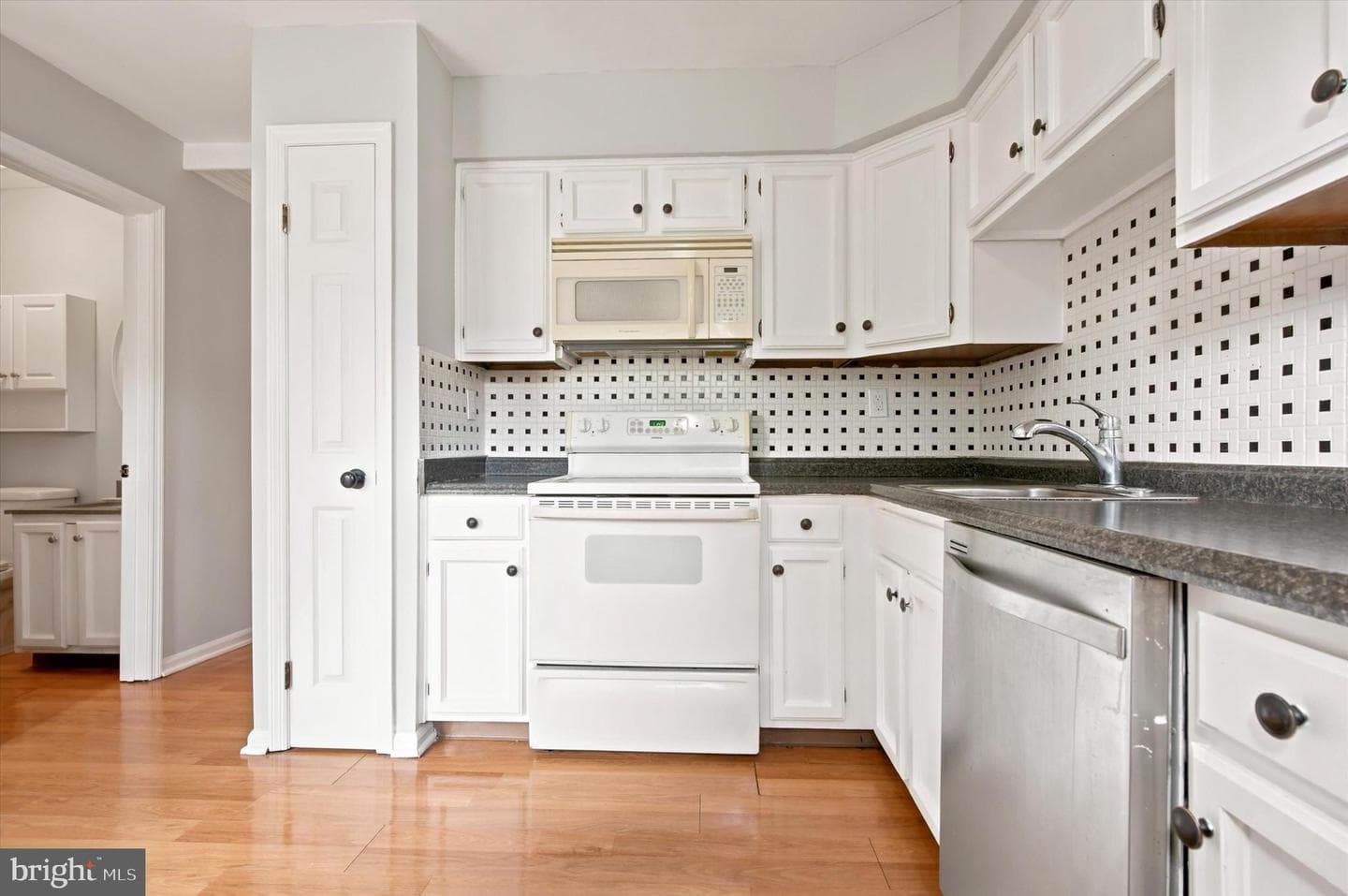 700 Farmington Avenue #4 photo 9
