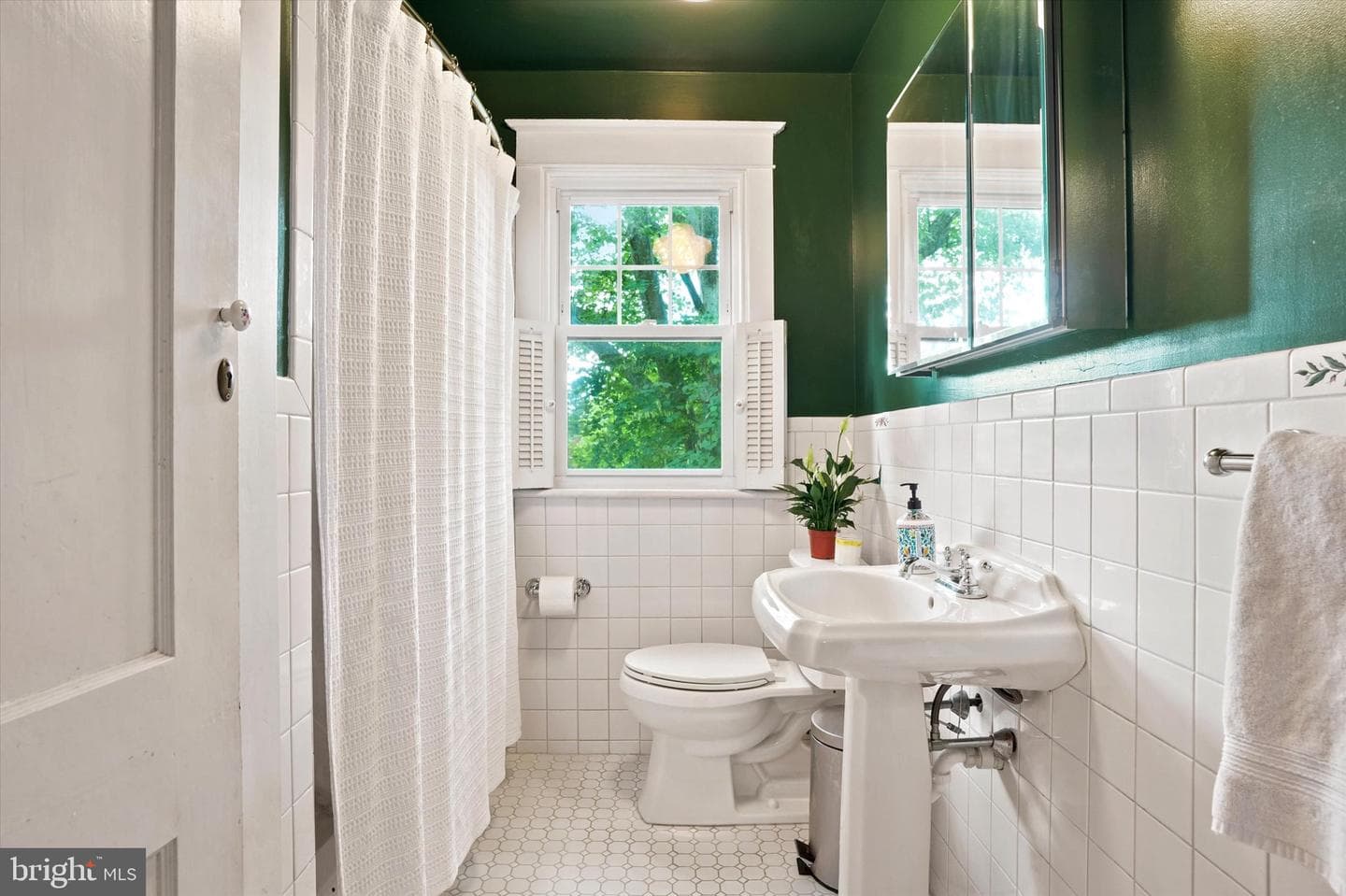 8 Hewett Road photo 15
