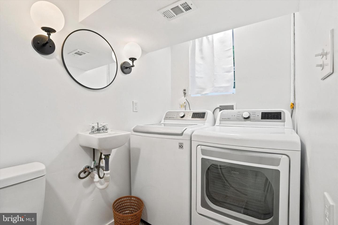 8 Hewett Road photo 18