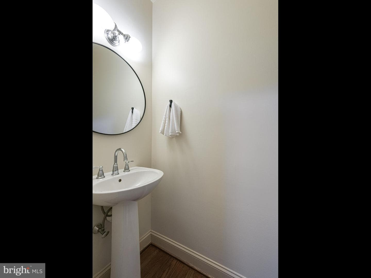 111 Knoll Drive photo 31