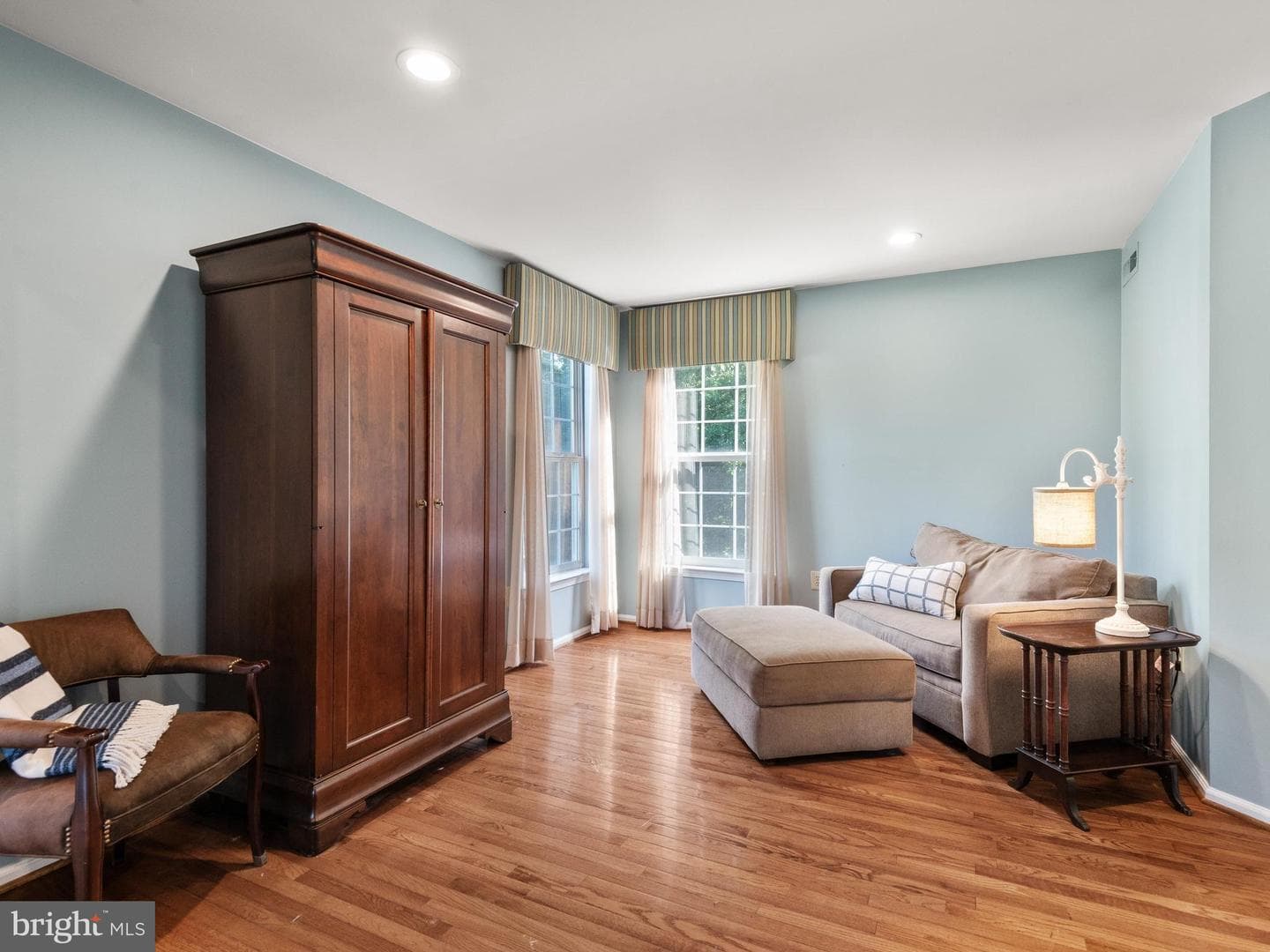 111 Knoll Drive photo 37