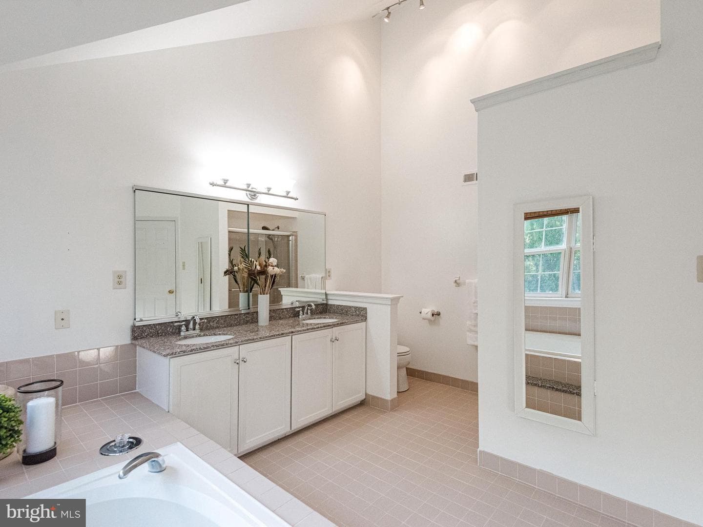 111 Knoll Drive photo 38